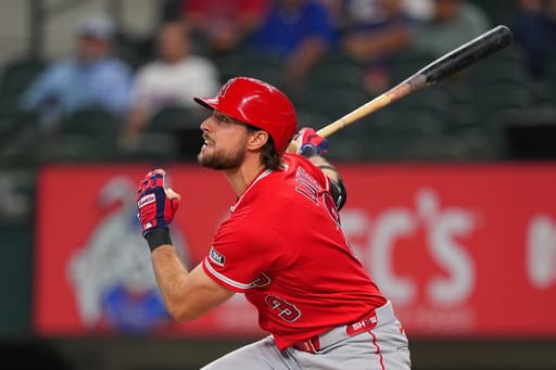 Osuna’s three-run homer caps five-run eighth as Rangers beat Angels 8-3