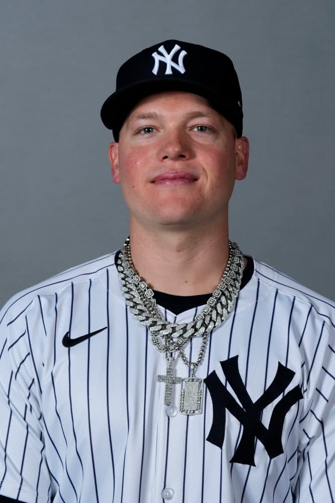 Yankees manager Aaron Boone has a rule for new outfielder Alex Verdugo: One chain per game