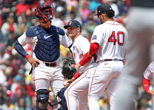 Red Sox right-hander Sonny Gray leaves game against Tigers because of hamstring tightness