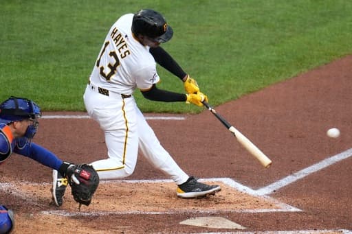 McCutchen and Reynolds hit game-breaking doubles as Pirates pull away for 9-2 win over Mets