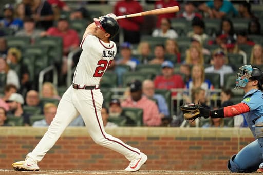 Matt Olson, baseball’s iron man, stars for the Braves on Lou Gehrig Day