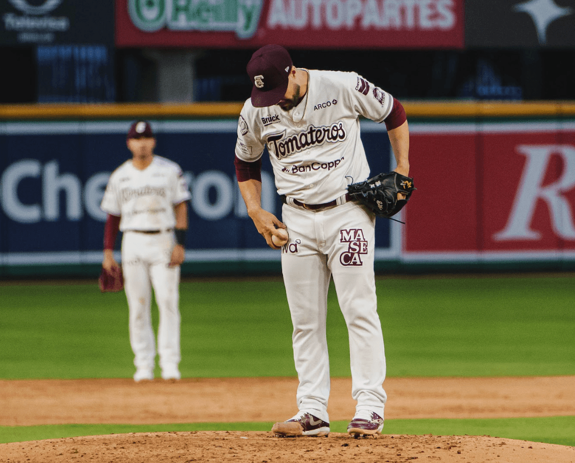 Winter Ball Playoffs: Leones del Escogido Notch 10th Win; Culiacan and Jalisco Win Series Openers