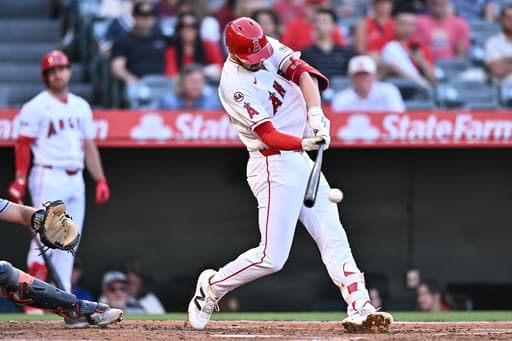 Trey Mancini completes comeback with 3 hits in start for Angels, his first game in majors since 2023