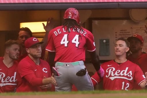 Reds earn 1st playoff berth since 2020 as they capitalize on Mets’ big fade