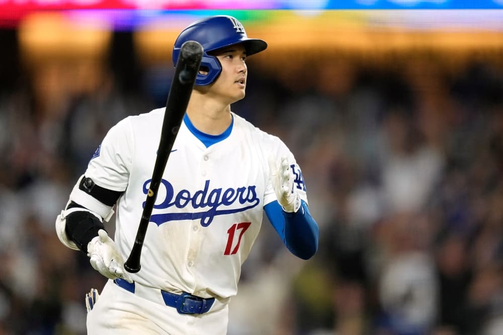 Dodgers blast 4 homers during 7-run 6th inning against Rangers