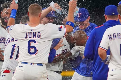 García delivers 6th career walk-off hit in the 11th to give Rangers a 5-4 win over White Sox