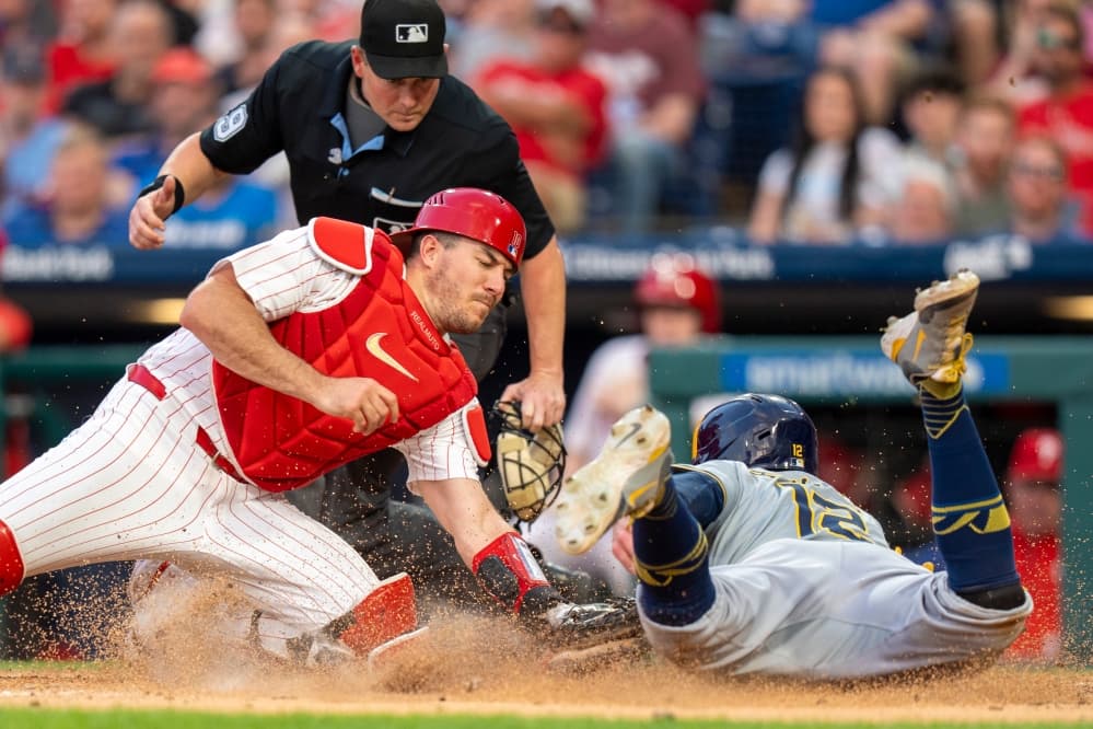 Hoskins homers in return to Philly, but Dahl goes deep in Phillies debut to key 3-1 win over Brewers