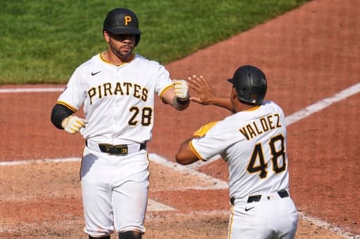 Guardians win, but closer Emmanuel Clase falters again, blowing a 3-run lead in the 9th