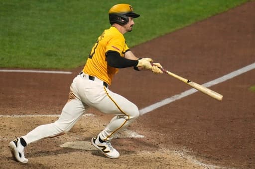 Bryan Reynolds has a 2-out, 2-run triple in the 8th in the Pirates’ 3-2 over the Reds