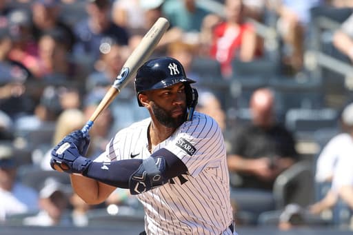 Utilityman Amed Rosario and New York Yankees finalize $2.5 million, 1-year contract