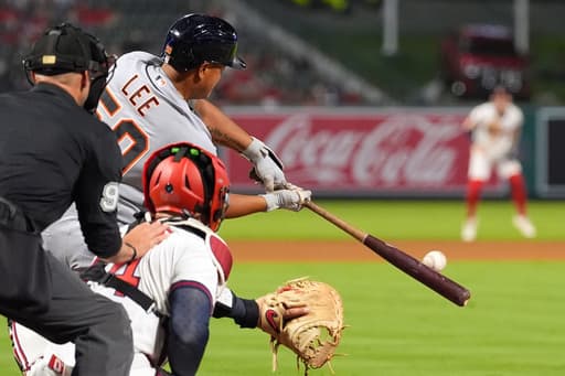 Lee hits clutch double in 9th and Tigers hold on for 2-1 comeback win over Angels