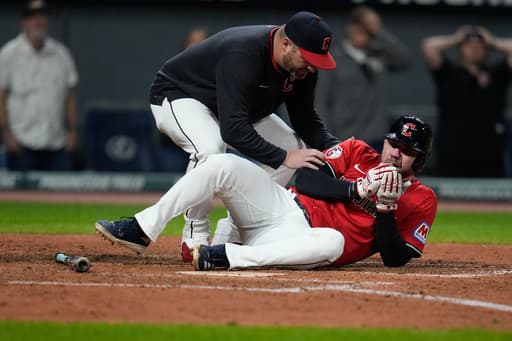 Guardians tie for first place in AL Central after rallying against Tigers