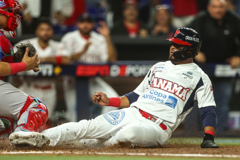 Panama Outlasts Puerto Rico In 9-Inning Marathon to Remain Undefeated at Caribbean Series