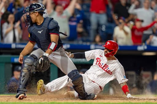 Adjusting to diminished role, Nick Castellanos clubs 250th career HR in Phillies win