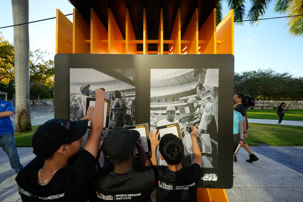 Roberto Clemente exhibit honoring the late Pirates player makes stop at Caribbean Series in Miami
