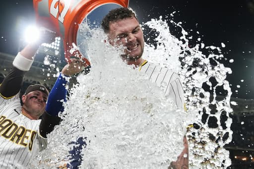 Jackson Merrill’s walk-off double caps 5-run 9th, Padres beat Mariners 7-6