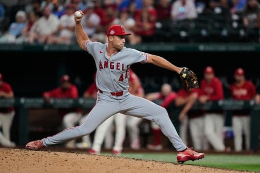Los Angeles Angels pitcher Ben Joyce throws to the Texas Rangers in the 10th nning of a baseball game Friday, Aug. 21, 2026, in Arlington, Texas. (AP Photo/Tony Gutierrez) (AP Photo/Tony Gutierrez)
