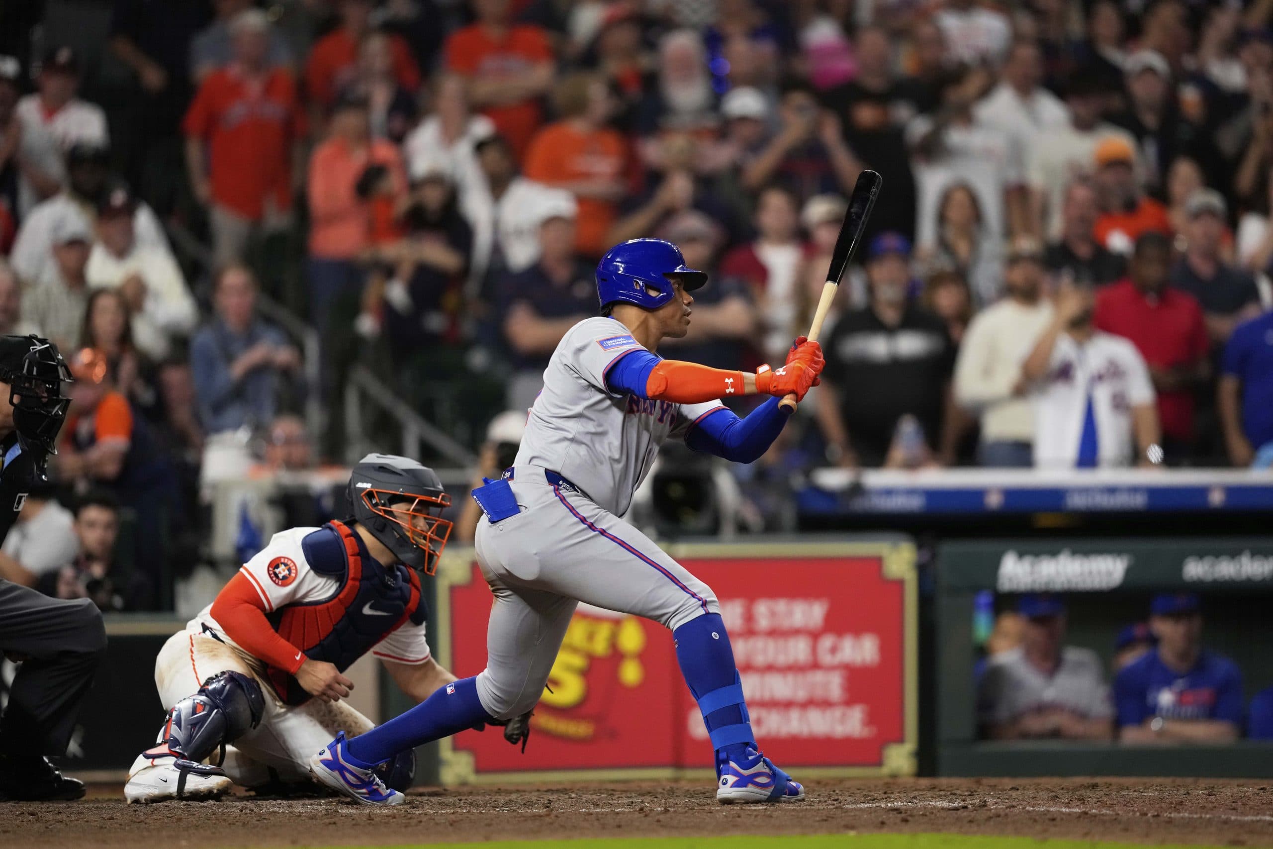 Hader strikes out Soto with 2 on to save Astros’ 3-1 win over Mets