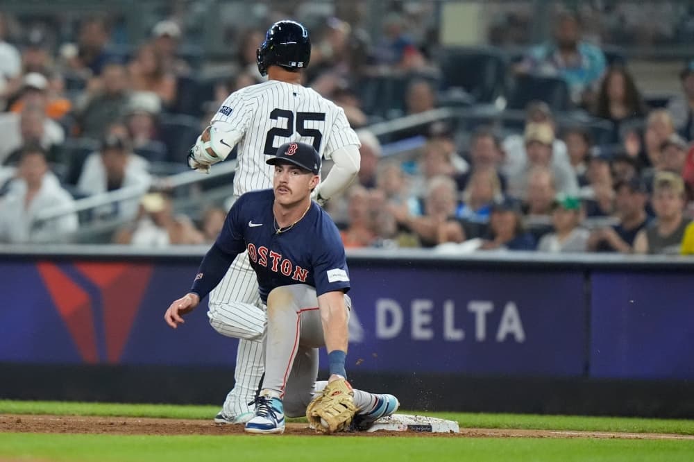 Yankees’ Gleyber Torres leaves game vs. Red Sox after aggravating his right groin