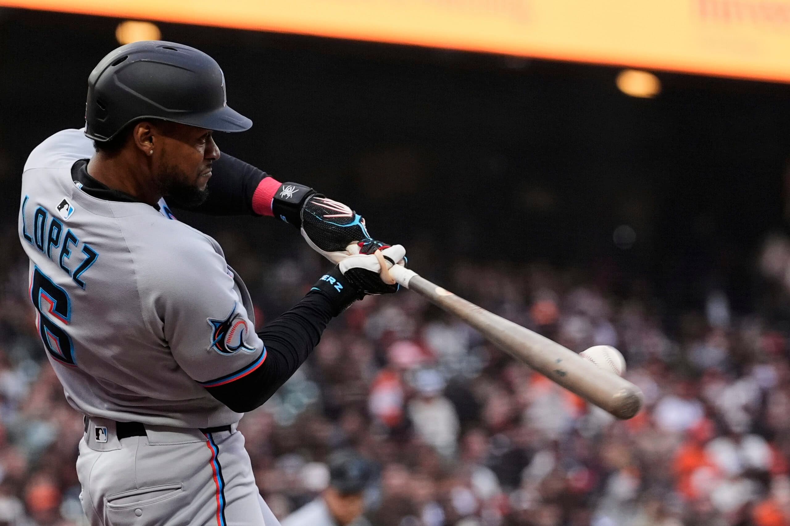 Lopez’s RBI single sparks Marlins’ 4-run 10th as Miami upends the Giants 8-5