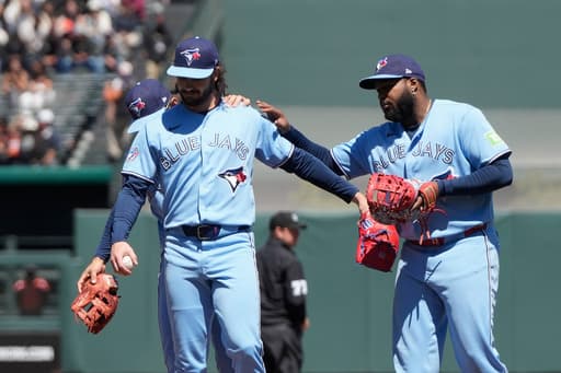 Blue Jays’ Dylan Cease loses no-hit bid in 9th inning of 10-0 win over Giants
