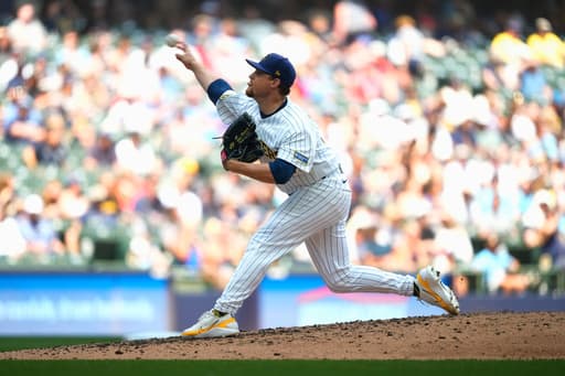 Contreras’ 3-run homer in the bottom of the 9th gives Brewers 3-1 win over Marlins