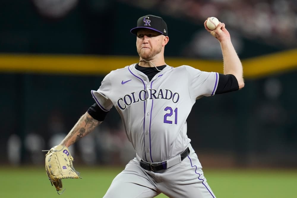 Rockies lefty Freeland appears to injure right shoulder while pinch-running