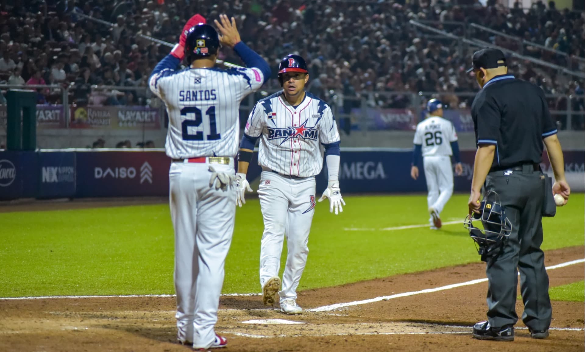 Panama Rallies in 8th Inning, Beats Puerto Rico 4-3