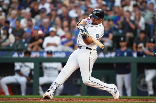 Raleigh’s 39th home run leads Mariners to snap Brewers’ 11-game win streak