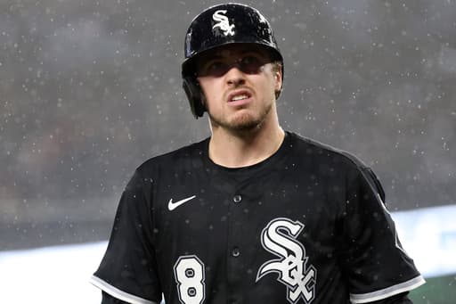 White Sox catcher Kyle Teel tweaks his right knee while on a minor league rehab assignment