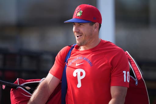 Phillies catcher J.T. Realmuto gets back-to-back Ks for his pitcher on ABS challenges