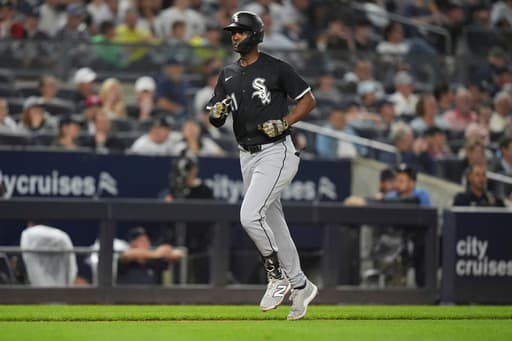 White Sox outfielder Michael A. Taylor announces retirement after 12 seasons