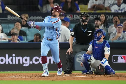 Bichette, Schwarber, Tucker among 137 who become free agents