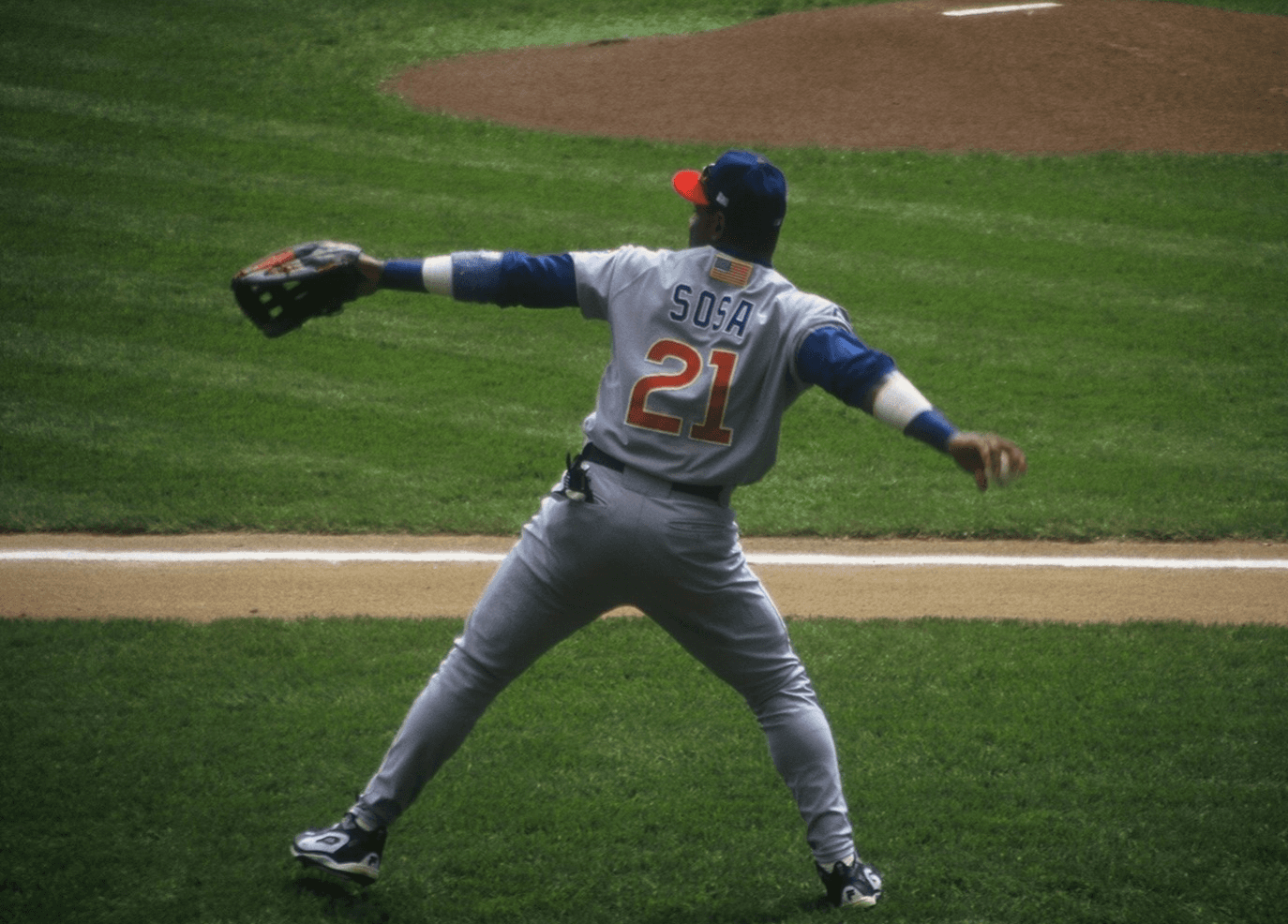 Sammy Sosa Gets Warm Reception for His Reconciliation with the Chicago Cubs