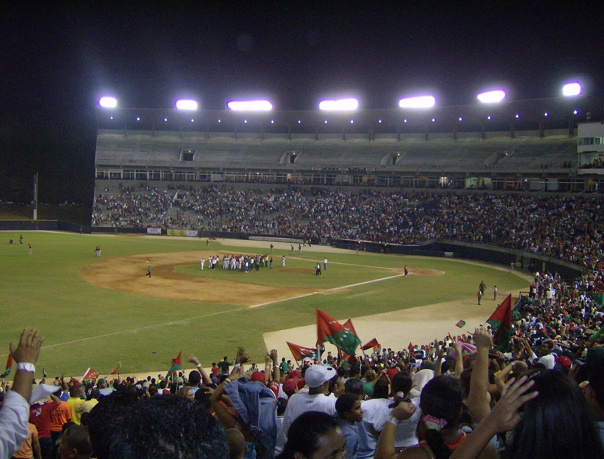 Months of Work On Roof Completed At Panama’s Estadio Rod Carew