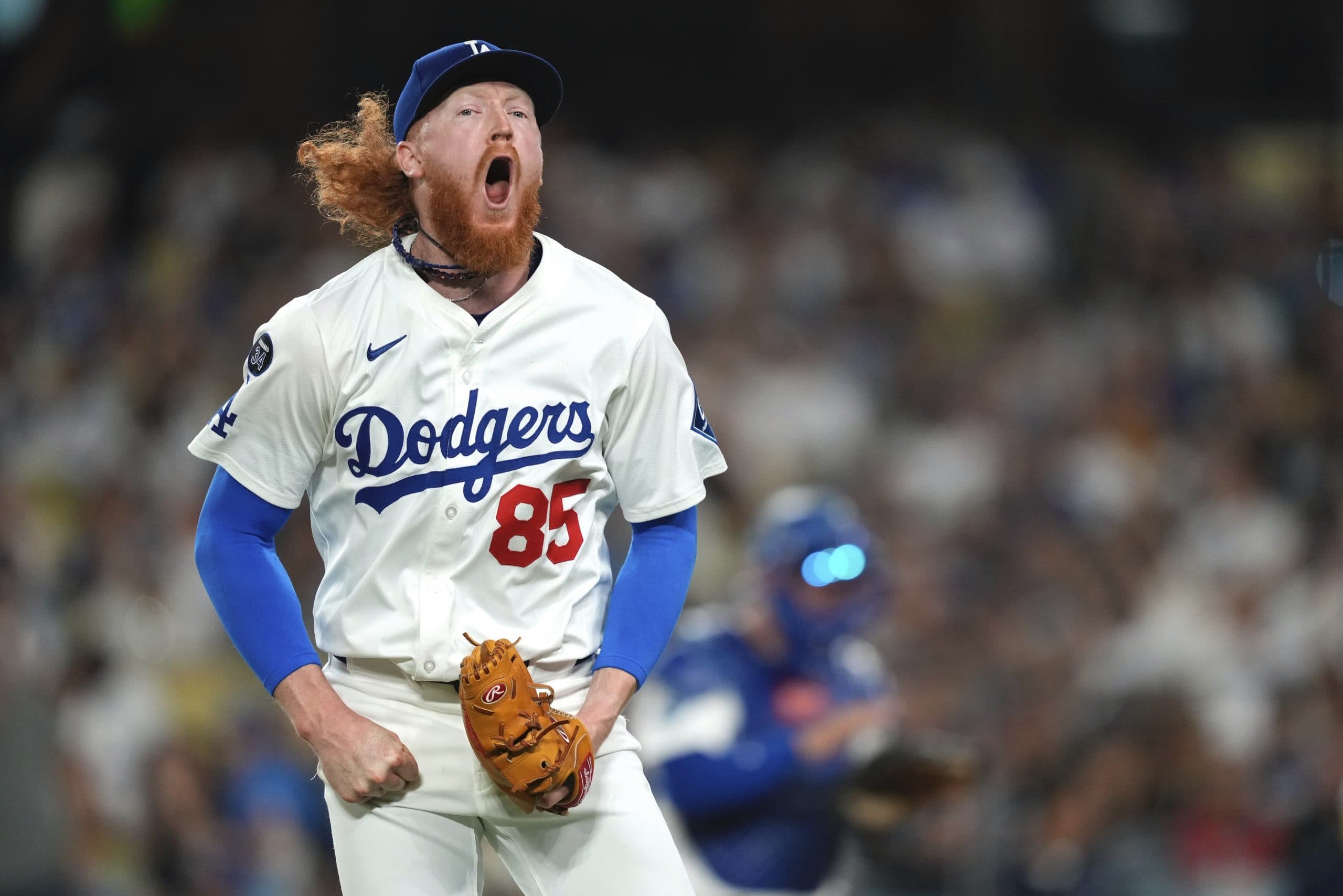Teoscar Hernández’s 3-run homer off Corbin Burnes lifts Dodgers over D-backs 3-1