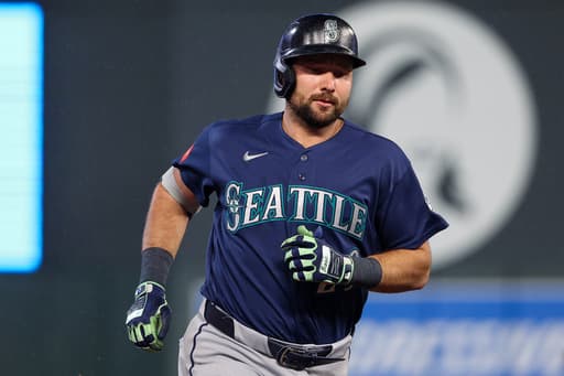 Cal Raleigh scratched late from Mariners’ lineup
