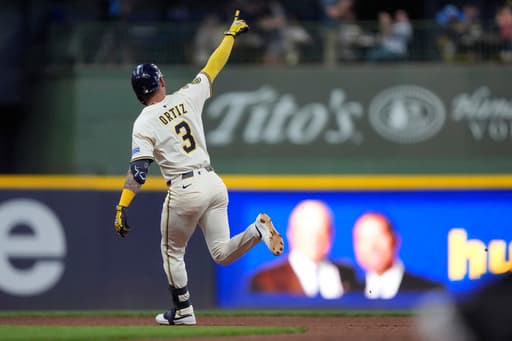 Ortiz and Durbin come up big from bottom of Brewers’ lineup in 9-3 triumph over Pirates