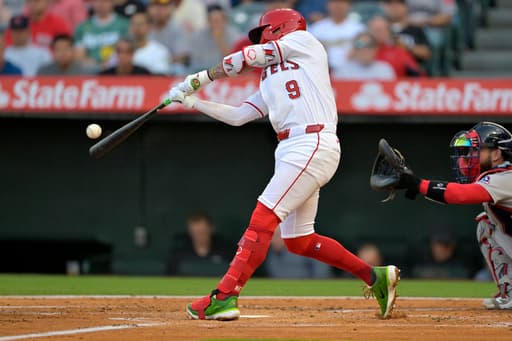 Angels score 4 in 8th for 9-5 win over Red Sox