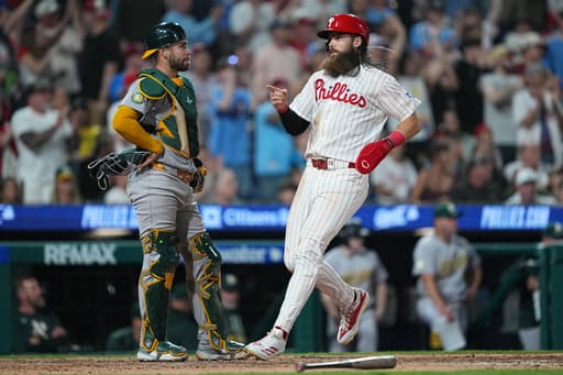 Braves add depth at catcher by acquiring veteran Austin Wynns from Angels, DFA Chadwick Tromp