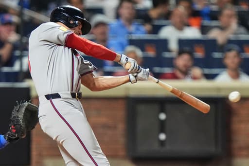 Braves stay hot and rally past skidding Mets on 97-degree night in NY