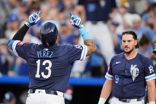 Perez hits 3-run HR in 7-run 1st inning as Royals rough up Scherzer in 20-1 win over Blue Jays