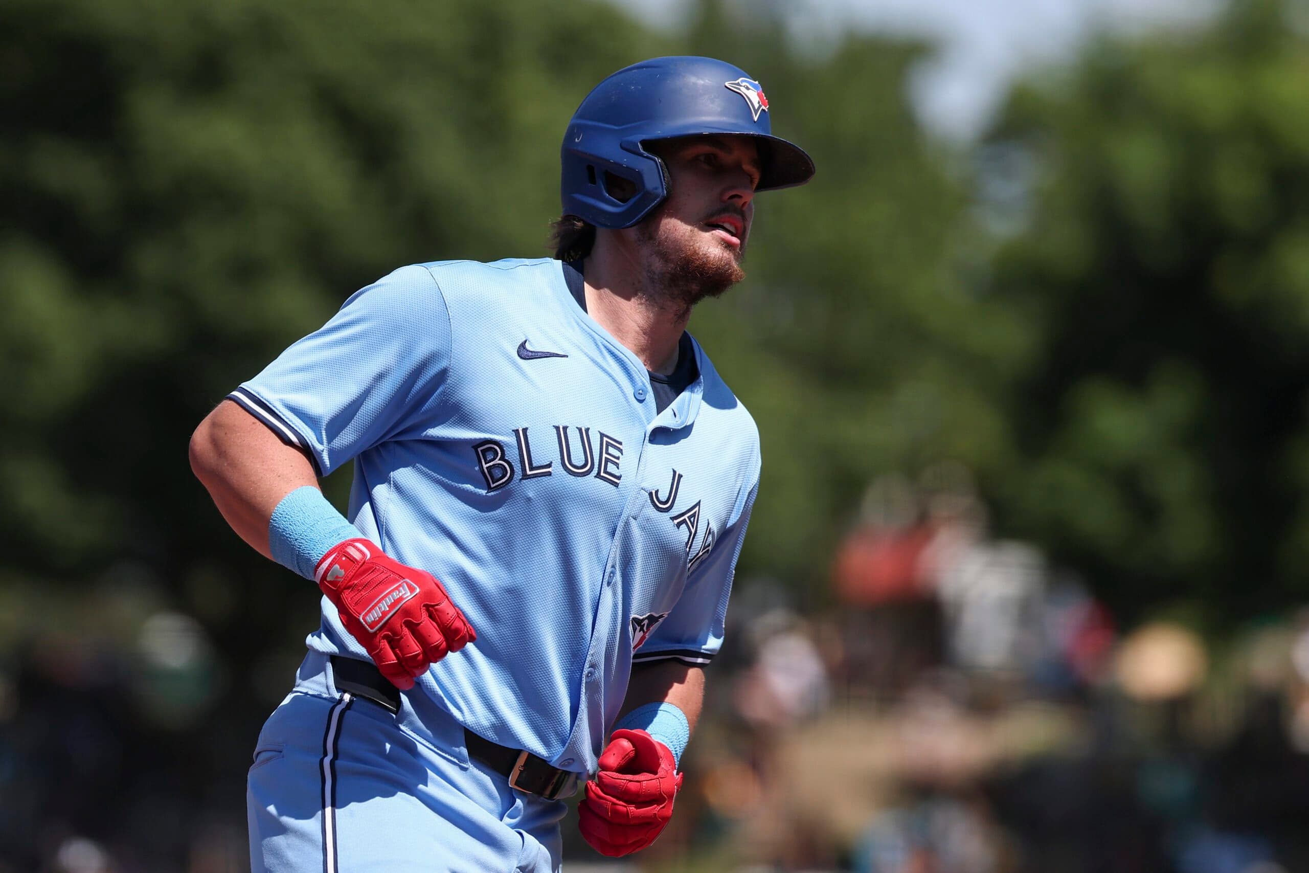 Blue Jays beat Giants 6-3 for ninth straight home win