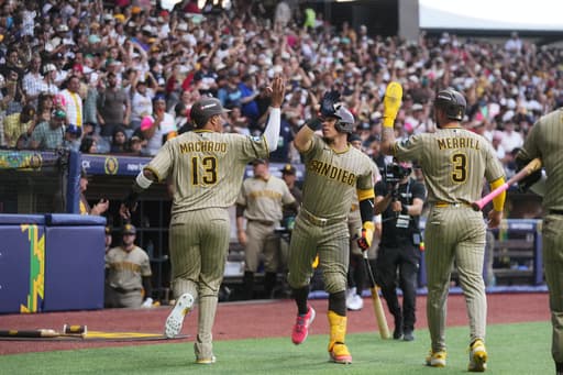 Padres rally past Diamondbacks 6-4 in Mexico City as Miller sets club record for scoreless streak