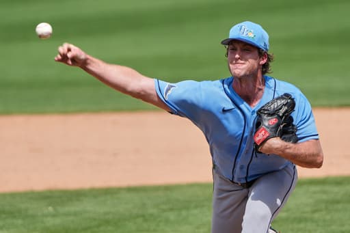 Brewers add to their bullpen depth by acquiring Jake Woodford from Rays