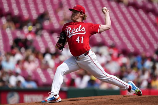 Reds end Brewers’ franchise-record, 14-game winning streak on Hays’ bases-loaded hit in the 10th