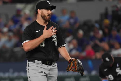 Aaron Civale gets a little wild in White Sox debut after trade from Brewers