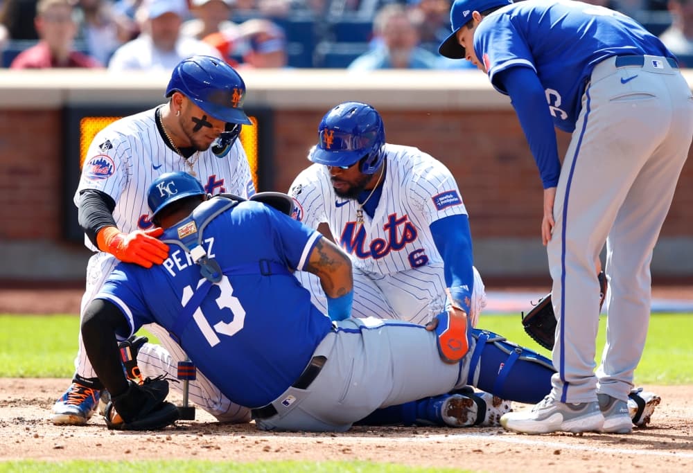 Royals catcher Salvador Perez sidelined by mild groin strain