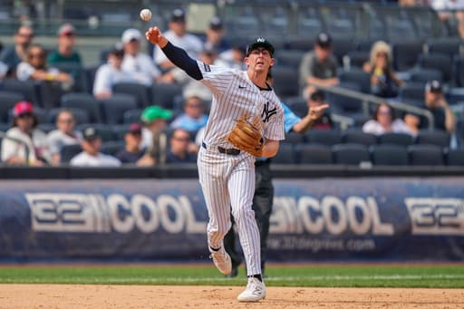 McMahon goes 1 for 3, makes dazzling defensive play in Yankees debut during 9-4 loss to Phillies