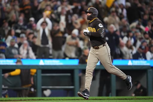 Castellanos, Durán and Sheets homer as Padres beat Mariners 7-4